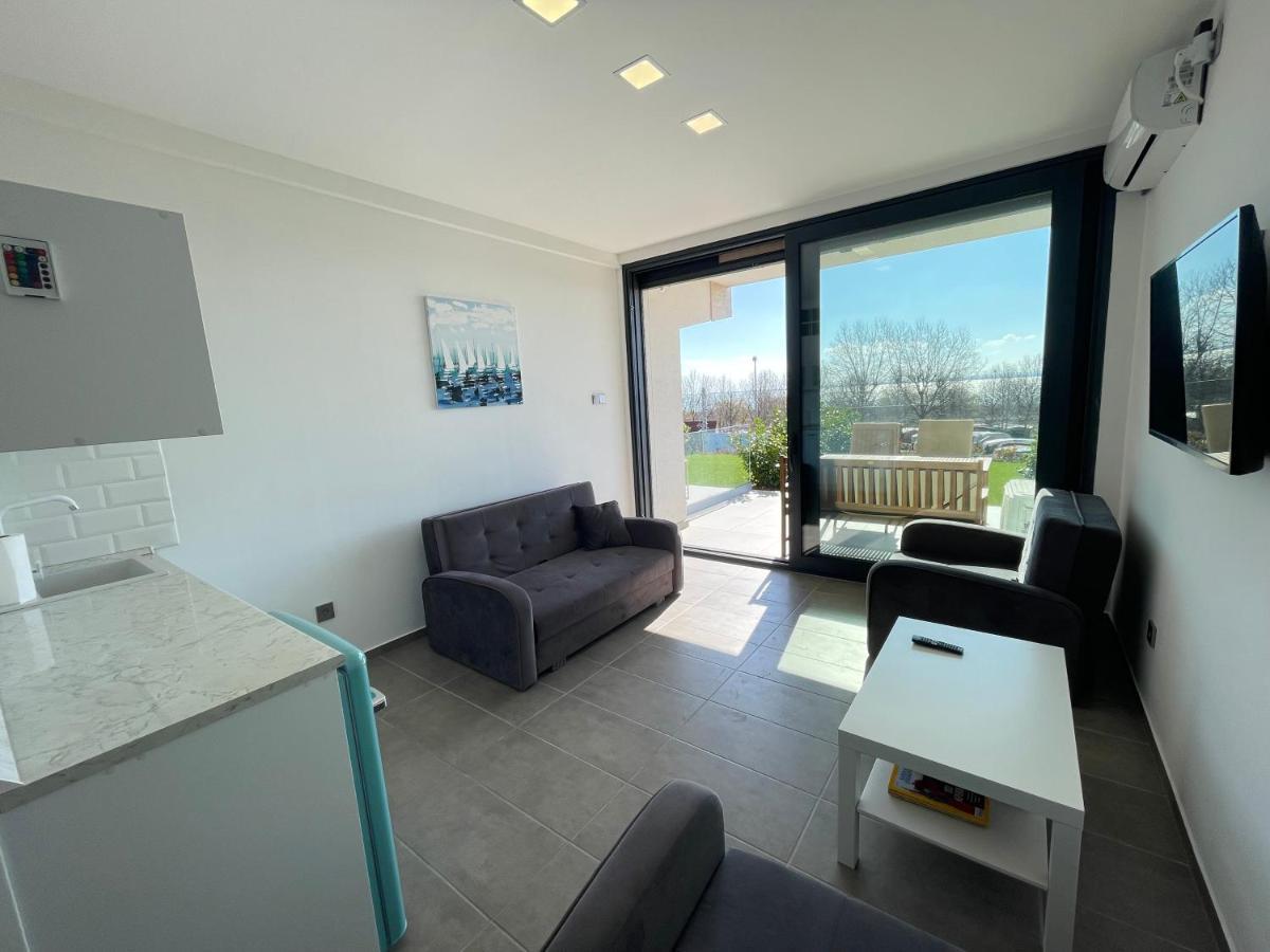 Club Panorama Studio - Pool, Garden Apartment Alsoors Ngoại thất bức ảnh